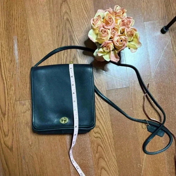 Vintage Coach Crossbody Bag#9620 - Picture 7 of 16